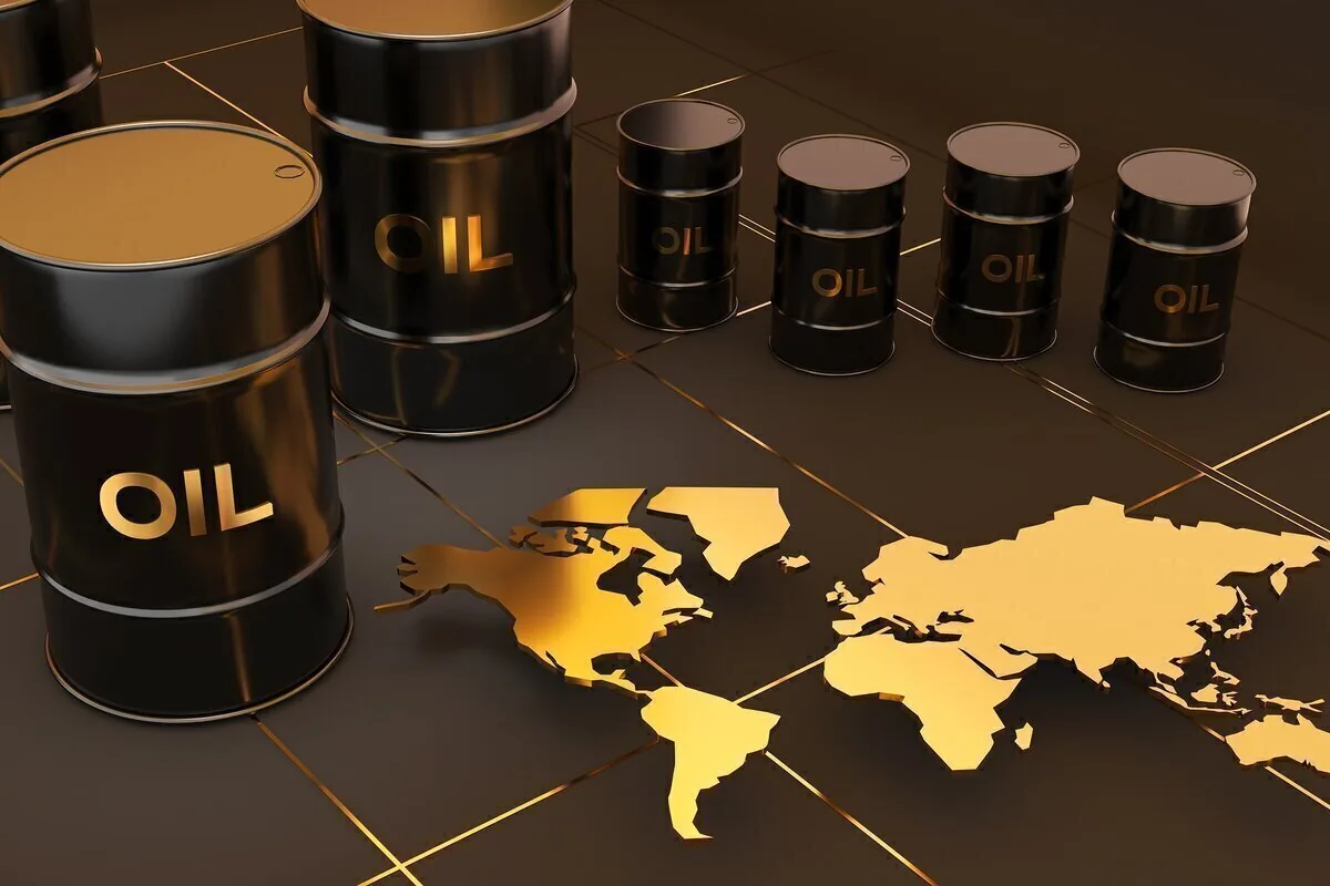 کاهش قیمت نفت در بازار جهانی/ برنت در مسیر ثبت رشد هفتگی