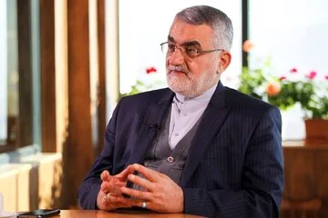 عضو کمیسیون امنیت ملی: ترامپ از «مادر بمبها» استفاده کند،«پدر موشکها» را به میدان میآوریم