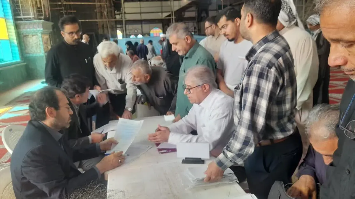 دیدار چهره به چهره مسئولان قضایی خوزستان با نمازگزاران اهوازی و رسیدگی به درخواستهای ۴۸ نفر از مراجعان
