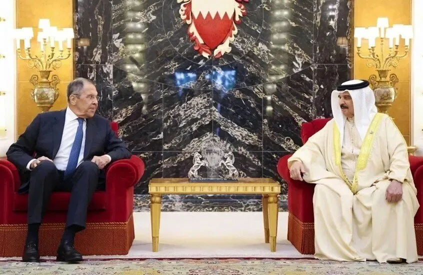 دیدار وزیر خارجه روسیه با پادشاه بحرین