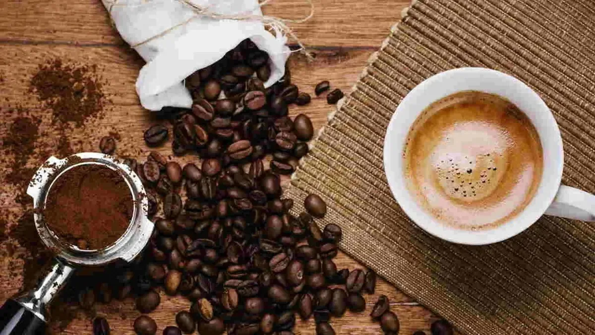 بوی قهوه چه تغییری در مغز و حال ما ایجاد میکند؟