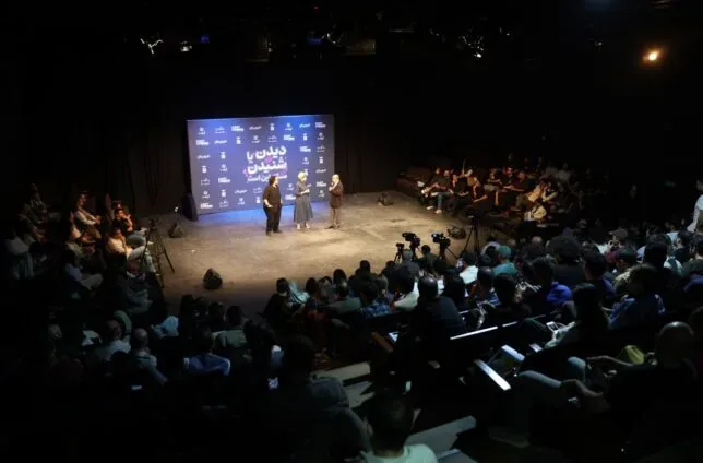 مواجهه پادکست با دوران رونق تصویر؛ گزارش اجرای زنده و تعاملی پادکست کارت صدا با همراهی آپارات در رویداد دیدن یا شنیدن