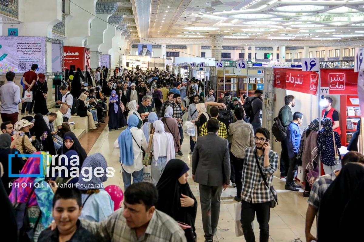 نمایشگاه بینالمللی کتاب تهران در آذر برگزار میشود/ حمایت از کتابفروشان در هفته کتاب