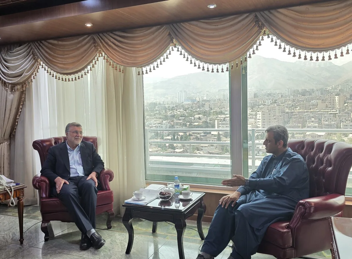 تأمین ۲ دستگاه آمبولانس و اختصاص ۳۳۰ میلیارد ریال برای توسعه زیرساختهای سلامت حوزه انتخابیه