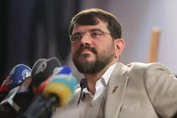 تهیه کننده گاندو هم به جبلی و جلیلی تاخت؛ خدایی که خرمشهر را آزاد کرد صدا و سیما را نیز از دست شما آزاد کند/ میتازید برای خودتان؟!