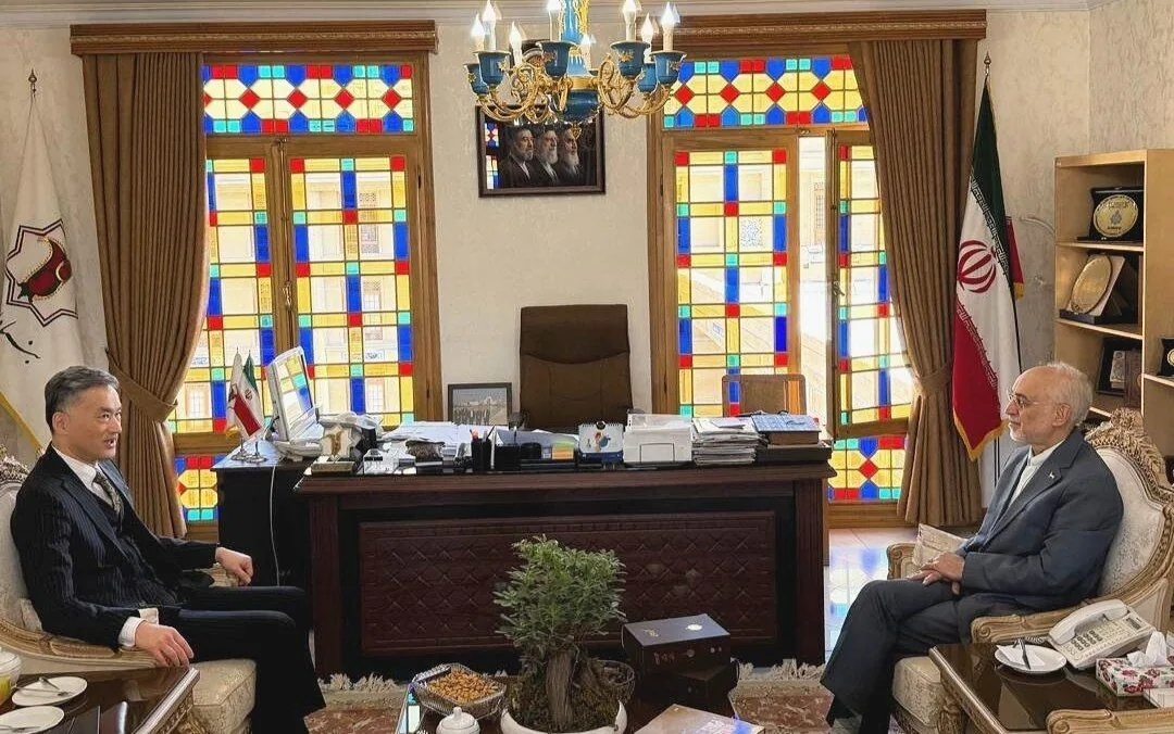 دیدار خداحافظی صالحی و سفیر ژاپن/امضای تفاهمنامه بنیاد ایرانشناسی و انجمن مفاخر فرهنگی