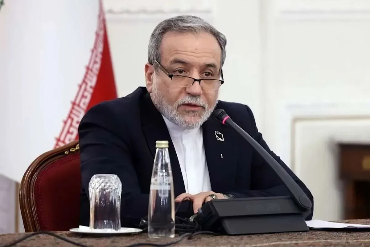 عراقچی: این روزها دوباره از جنگ صحبت میشود، اما من از همین حالا به «بعد از جنگ» فکر میکنم/ چه جنگی رخ دهد و چه ندهد، سیاستهای ما سر جای خود باقی است/ نمیتوان در گوشهای از منطقه شاهد جنگ بود و در گوشهای دیگر، انتظار صلح و آرامش داشت/ پس از دو جنگ ۱۲ و ۴۰ روزه، دیگر هیچ چیز در جهان مانند گذشته نخواهد بود/ تلاش میکنیم به تفاهمی درباره ساختار امنیتی جدید در منطقه برسیم