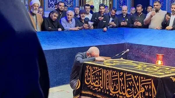 پزشکیان به زیارت مزار رهبر شهید انقلاب رفت+ عکس
