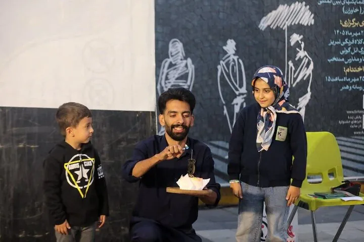 «میم مثل میناب»؛ ادای دین یک معلم به دانش‌آموزان جان‌باخته