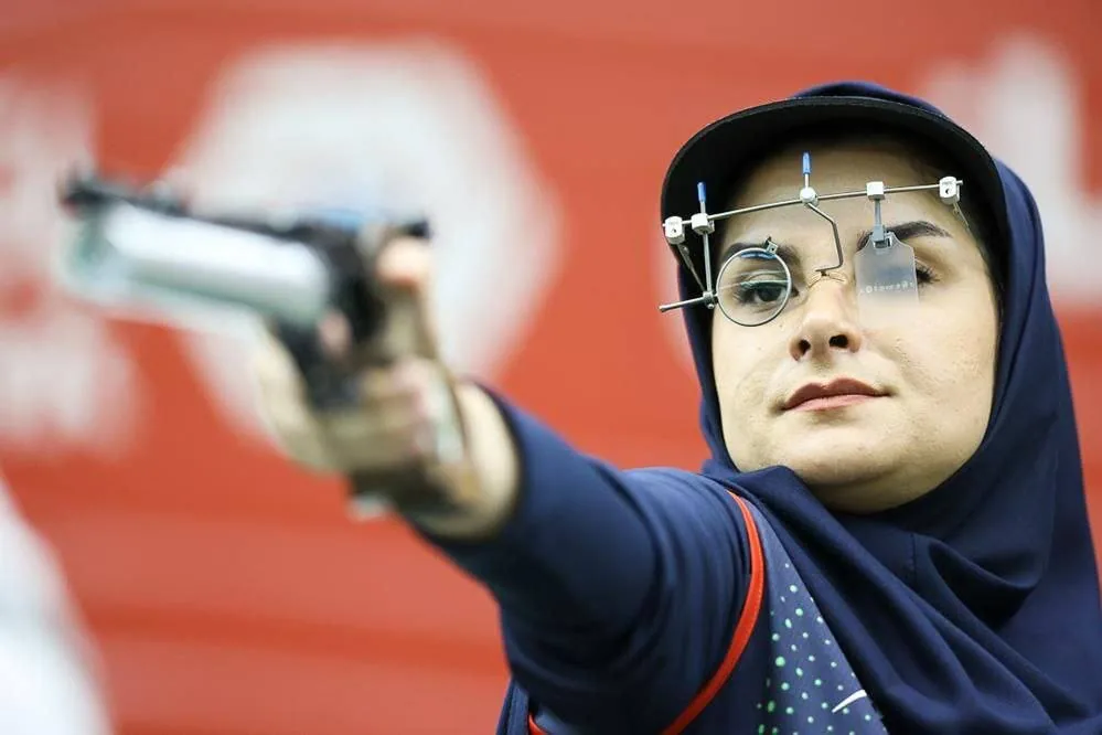 مدال برنز تپانچه ۵۰ متر آزاد به نسرین شاهی رسید؛ جوانمردی مدال نگرفت