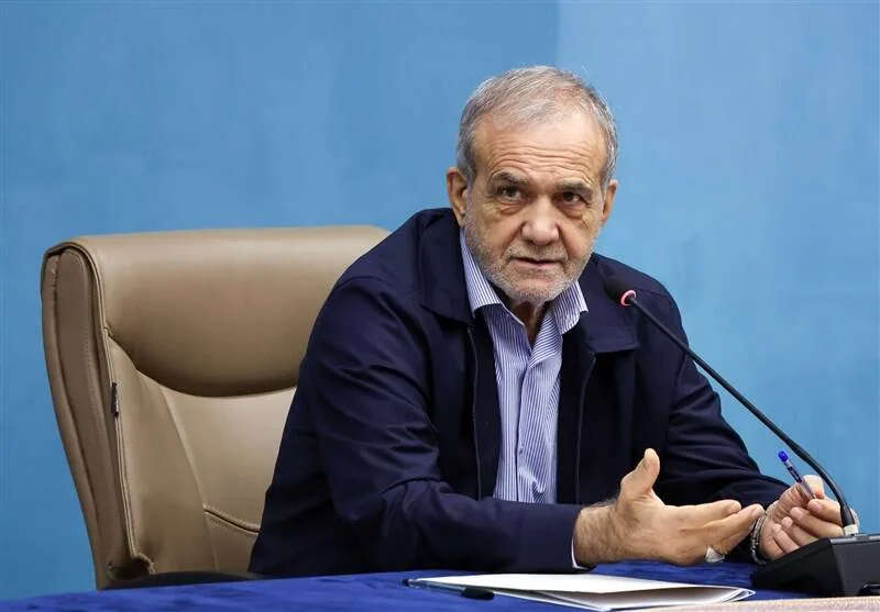 جنگ اقتصادی دشمن را نیز با خدمترسانی و همراهی مردم به شکست میکشانیم