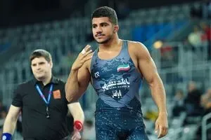 فرخی نایبقهرمان جهان را ضربه فنی کرد