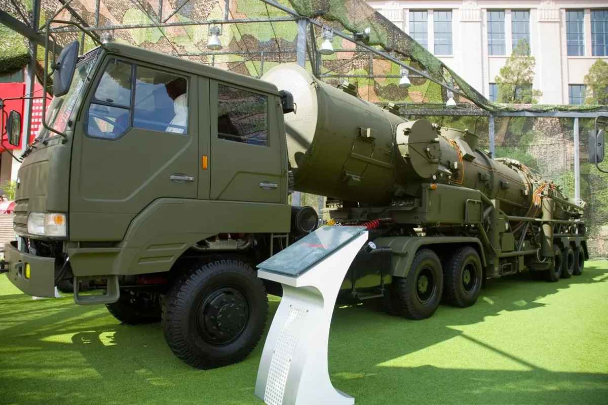 موشک بالستیک DF-21D