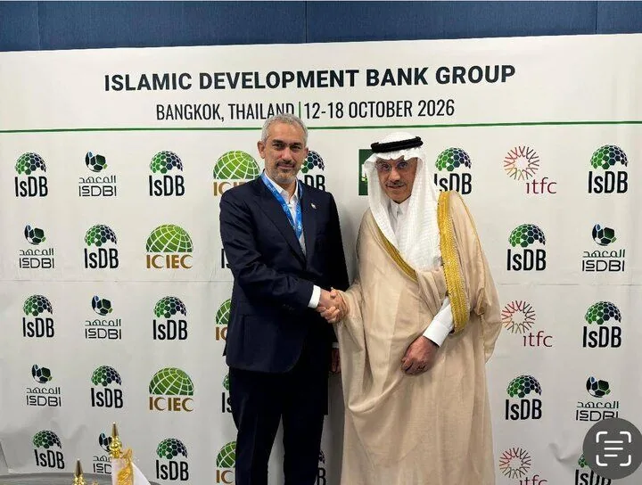 دیدار وزیر اقتصاد با رئیس بانک توسعه اسلامی/ تاکید مدنی زاده بر تسریع در تعیین تکلیف طرحهای مورد حمایت بانک توسعه اسلامی