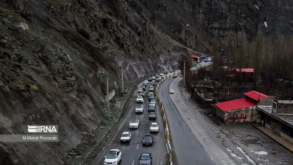 جاده چالوس و آزادراه تهران- شمال یکطرفه شد