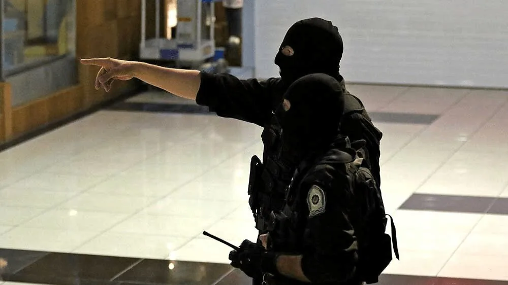 اولین تصاویر از تیر خوردن «نوید» و بازداشت او + ویدئو | بلاگر آزارگر دختران اینگونه زمینگیر شد
