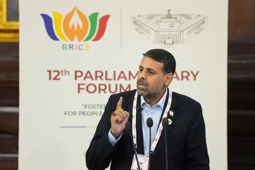 عضو هیات رئیسه مجلس: هیچ کشوری نباید خود را فراتر از قانون بداند/ ما خواهان جنگ نیستیم، اما صلح را با تسلیم اشتباه نمیگیریم