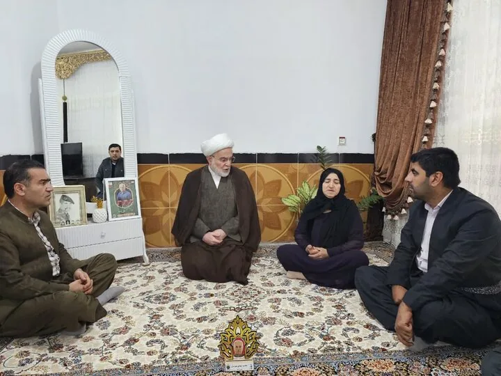 تقدیر نماینده ولی‌فقیه در کردستان از علمای اهل سنت روستای انجمنه