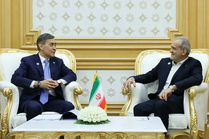 پزشکیان: مسائلی را که میتوان با گفتگو به آن دست یافت، نمیتوان با زورگویی و قلدری حاصل کرد / ایران با اقتدار بر اصول خود ایستاده / دبیرکل سازمان همکاریهای شانگهای: همه حق دارند که به صورت صلحآمیز از انرژی هستهای بهرهمند شوند و بر اصل عدم توسعه و اشاعه سلاحهای هستهای پایبند باشند