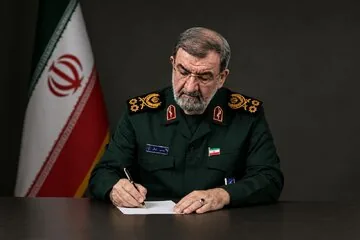 سرلشکر رضایی درگذشت مادر رییس سازمان برنامه و بودجه را تسلیت گفت
