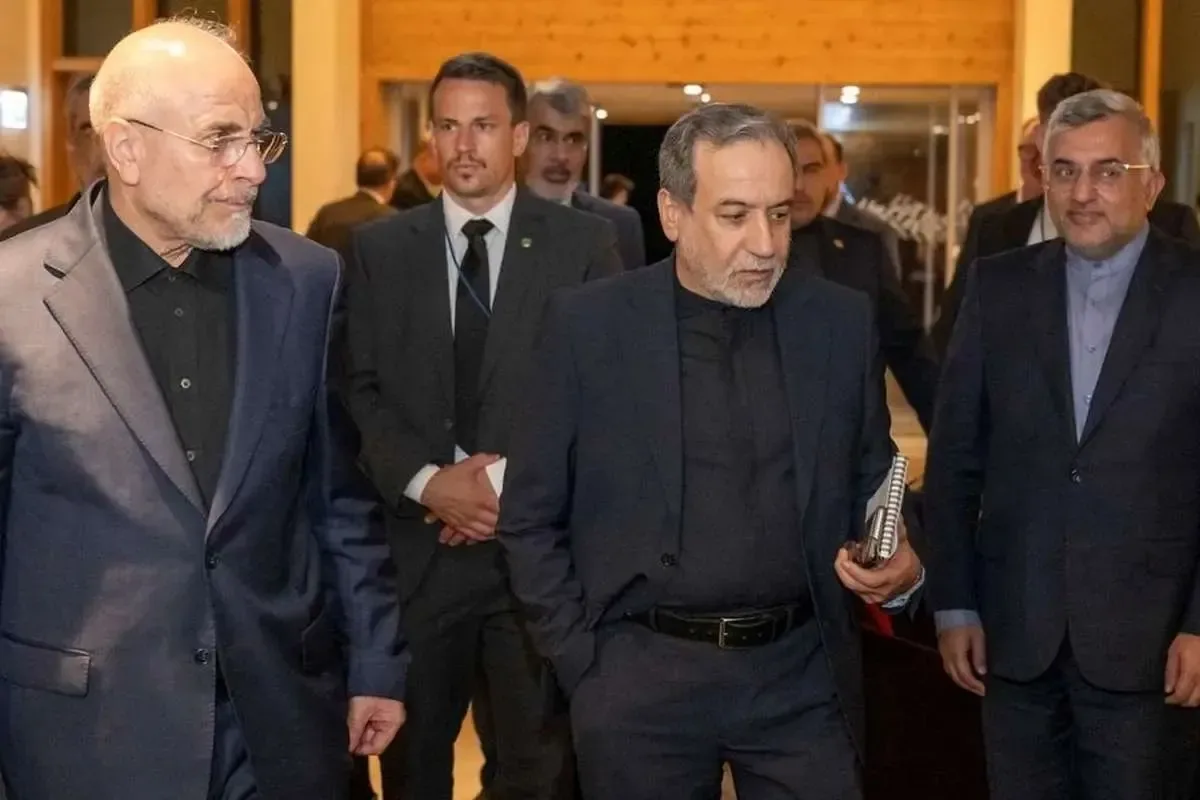 ادعای آکسیوس: قطر، مصر، پاکستان و سایر میانجیهای منطقهای، طرحی را برای آتشبس ۱۰ روزه به آمریکا و ایران ارائه کردهاند/ در طول آتشبس ۱۰ روزه، تهران و واشنگتن در مورد یک ترتیب بلند مدت برای عبور و مرور از تنگه، مذاکره خواهند کرد/ یکی از گزینهها به ایران اجازه میدهد تا «هزینههای خدمات معقول» را برای امنیت دریایی، حفاظت از محیط زیست و سایر خدمات دریافت کند