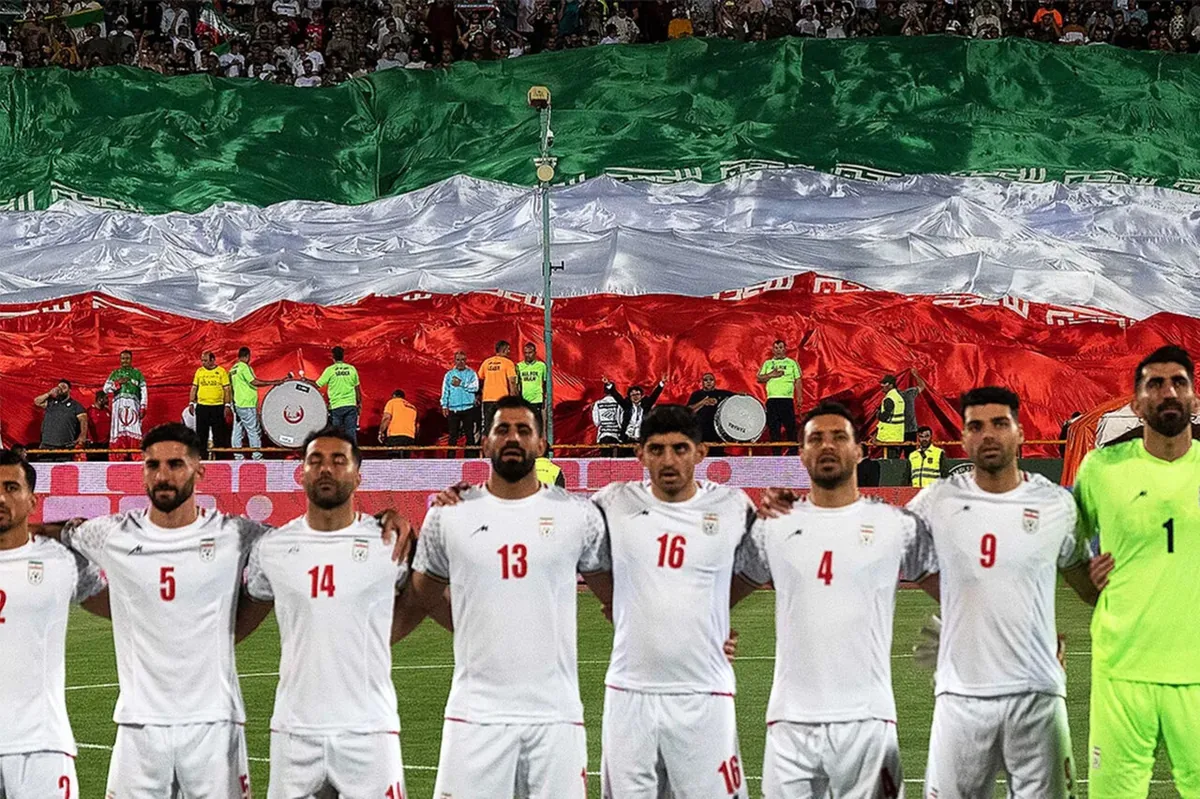 واکنش بازیکنان ایران هنگام سرود ملی سوژه رسانه انگلیسی شد