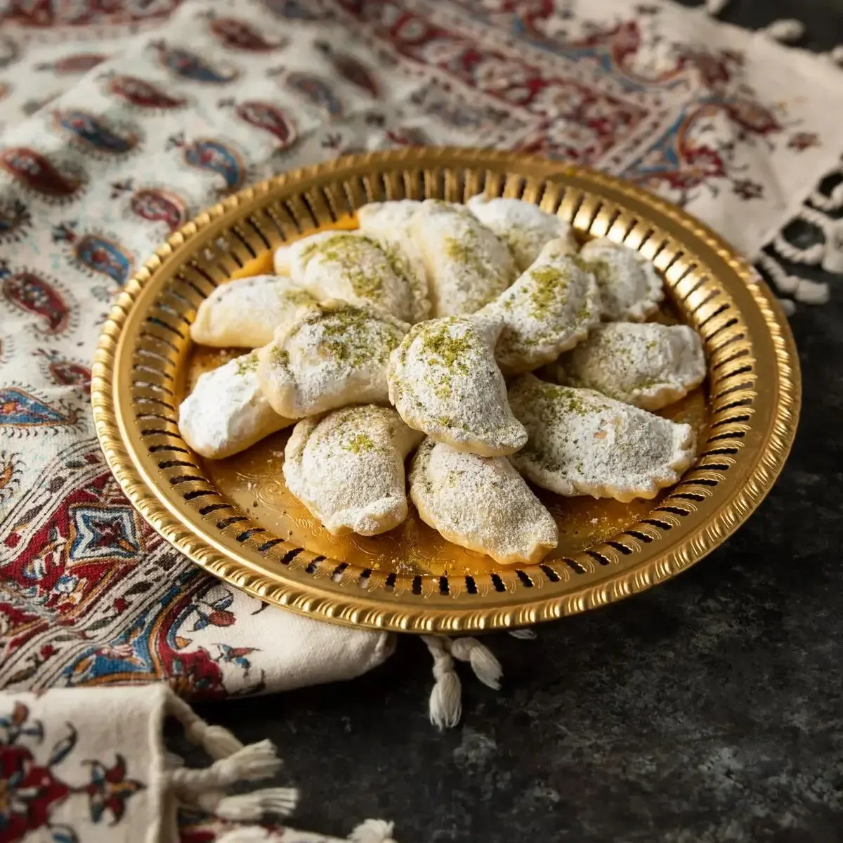 عصرونه امروز: طرز تهیه قطاب با ماست و بدون فر؛ شیرینی خوشمزه و خانگی با طعمی شبیه قنادی!