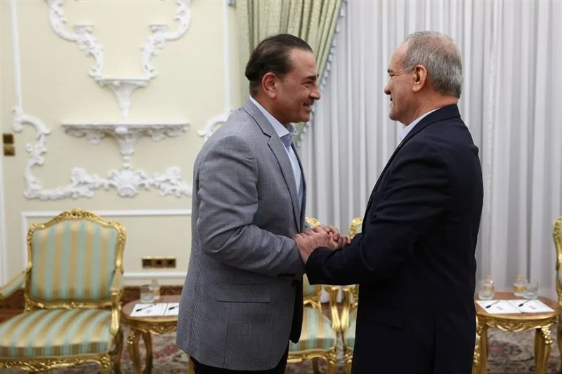دیدار فرمانده ارتش و وزیر کشور پاکستان با رئیسجمهور