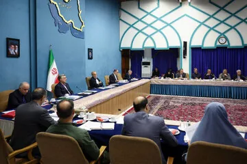 پزشکیان: تلاش میکنیم هیچ خطری مردم را تهدید نکند؛ در این مسیر به دنبال امر و نهی و دستور نیستیم/ رسانهها و صدا و سیما به موضوع سلامت مردم اهمیت دهند
