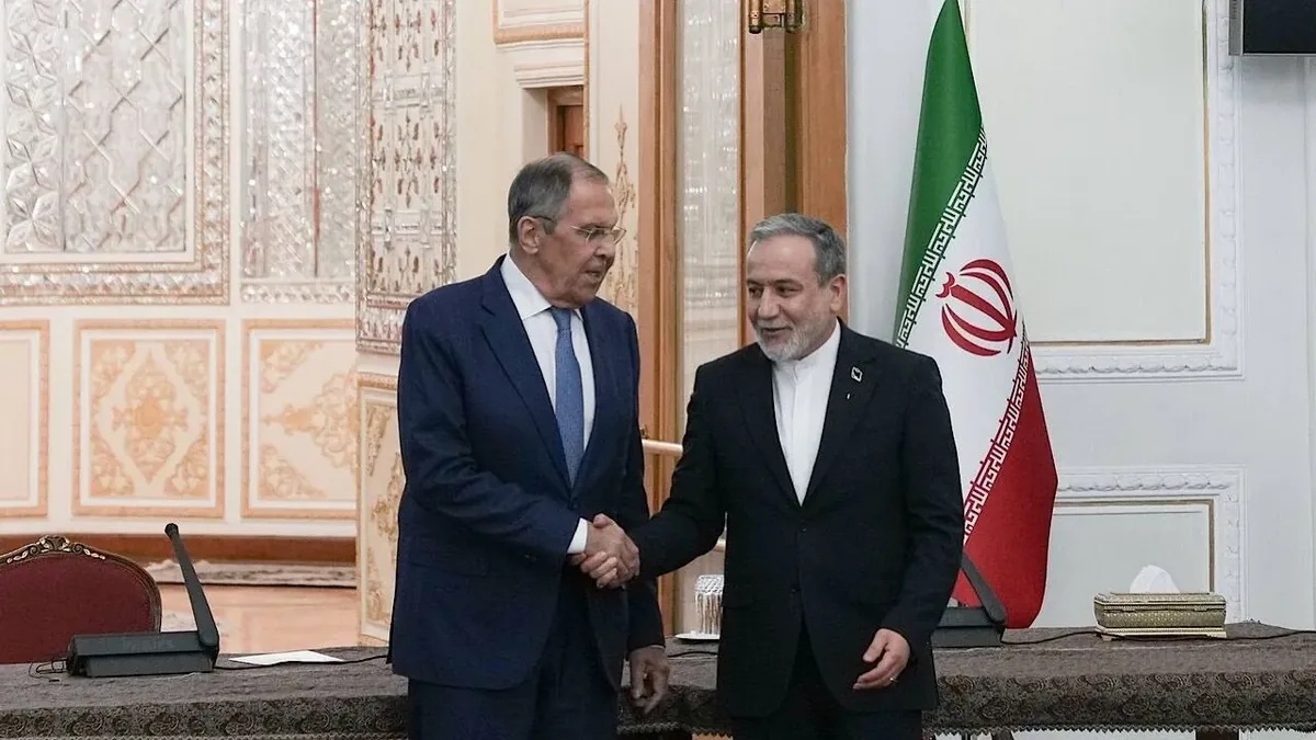 عراقچی درباره سفر وزیر خارجه روسیه به تهران: بر گسترش همکاریهای اقتصادی و هستهای تمرکز داشتیم/ درباره طیف گستردهای از موضوعات، از اروپا تا غرب آسیا، از جمله یمن گفتوگو کردیم/ در طول تاریخ همکاری ایران و روسیه هرگز تا این اندازه به یکدیگر نزدیک نبوده