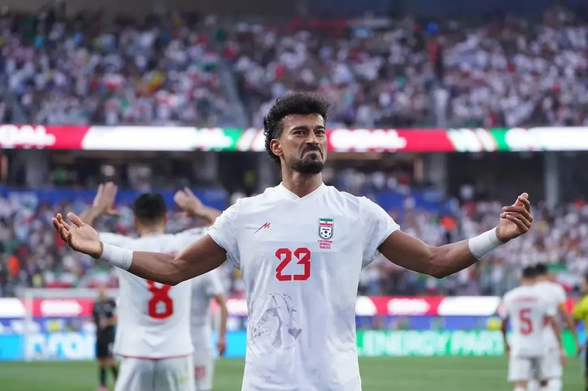 ببینید| پاسخ جالب رامین رضاییان به سوال سیاسی یک خبرنگار