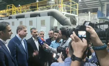 فروزان: منطقه آزاد بوشهر باید به قطب تولید و گردشگری کشور تبدیل شود