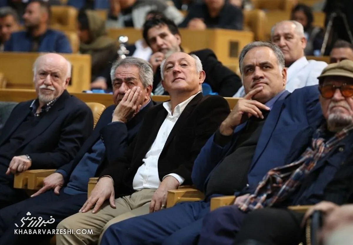 موضع برنامه فوتبال برتر در مورد استقلال عادلانه نیست، سالهاست تحریمش کردهام و نگاه نمیکنم/ شما که خودتان ایرلاین دارید؛ مجوز نگرفتنتان به ما مربوط نیست