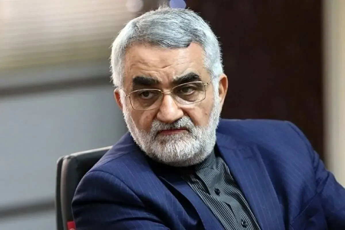 مادر بمبها یا پدر موشکها؛ پاسخ بروجردی به ترامپ