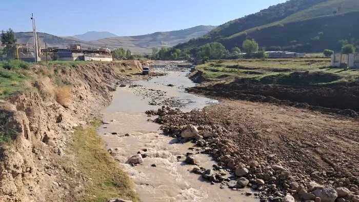 بازدید استاندار گلستان از مناطق سیل‌زده مینودشت
