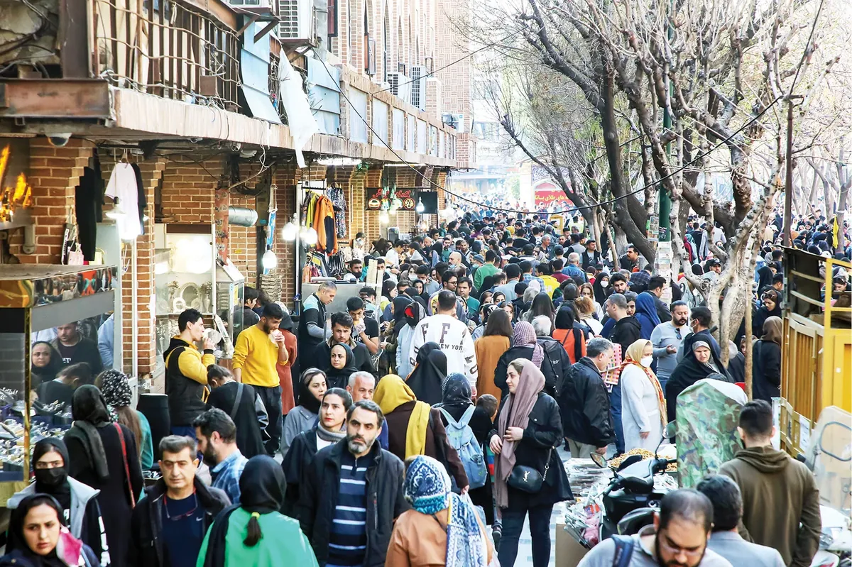 وعده فروپاشی ۲ هفتهای اقتصاد ایران فروپاشید