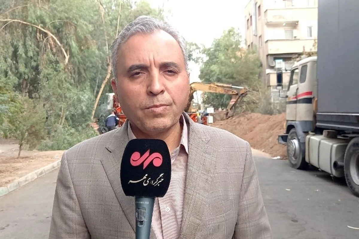 هزینه نوسازی شبکه فاضلاب خاورشهر با لولهشکافی ۵۰ درصد کاهش مییابد