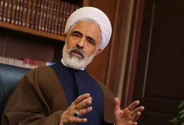 مجید انصاری درباره انتقاد از سخنان رئیسجمهور پیرامون تقوا/ پزشکیان فقط لفظی و تبلیغی به نهجالبلاغه استناد نمیکند، بلکه با نهجالبلاغه زندگی میکند