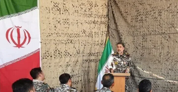 فرمانده قرارگاه پدافند هوایی خاتمالانبیا(ص) از آمادگی رزمی یگانهای پدافندی جزایر سهگانه بازدید کرد