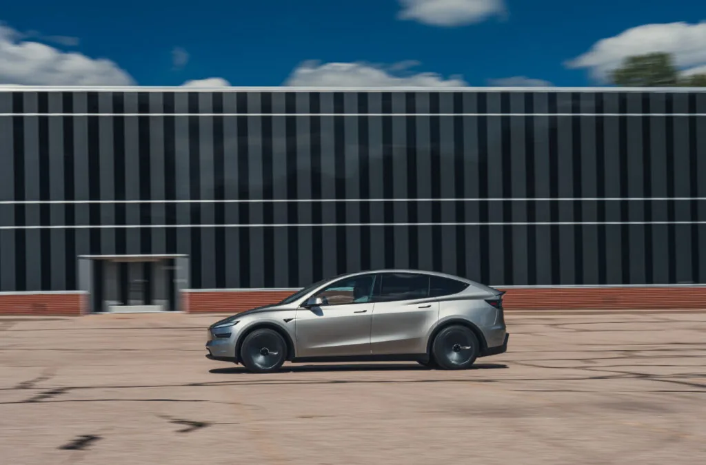 Tesla Model Y L