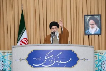تصاویری کمتر دیده شده از رهبر شهید در دهههای ۷۰ و ۸۰