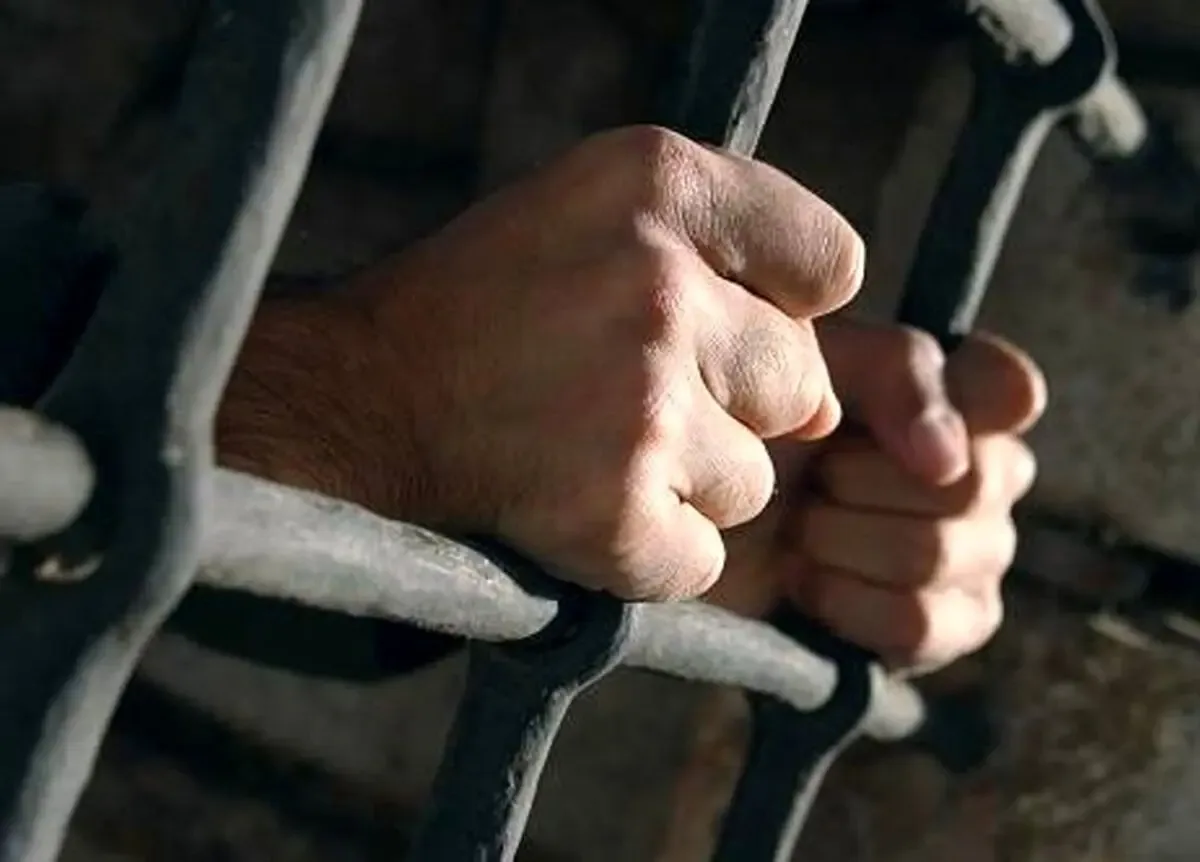 آزار شیطانی دختر جوان در خانه مرد مست