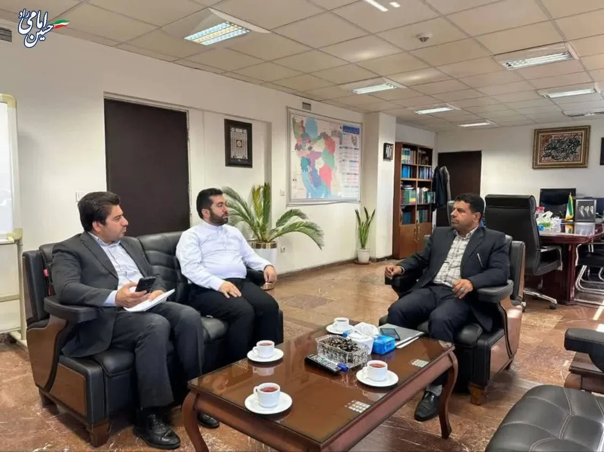 امامیراد برای رفع مشکلات فرهنگیان، حمایت از تولید و اصلاح تقسیمات کشوری وارد میدان شد/ پیگیری مطالبات حوزه انتخابیه در وزارت کشور و بخش صنعت در دستور کار قرار گرفت