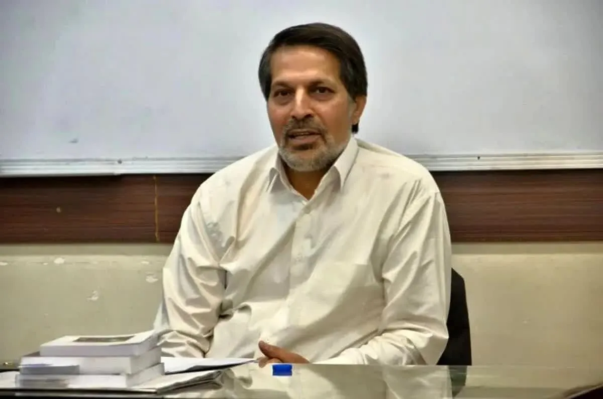 عمادالدین باقی: هیچ تابآوری بیانتهایی وجود ندارد | معیشت میتواند، سرنوشت جنگ را تغییر بدهد | تحریمها یکی از دلایل وضعیت وخیم اقتصادی است