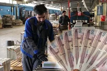 فعال کارگری: وزارت کار نزدیک به یک ماه است شورای عالی کار را تشکیل نداده/ دستمزد کارگران حتی هزینه ۱۰ روز زندگی را تأمین نمیکند