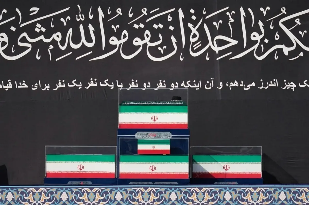 رئیس پلیس راه فراجا: برای اجرای صحیح مراسم تشییع رهبر شهید، در برخی معابر تغییر جهت داده شده و رانندگان باید از مسیریاب استفاده کنند/ اکنون هیچ گره ترافیکی در شهر تهران و مبادی ورودی وجود ندارد؛ صرفاً ترافیک پر حجم گزارش شده/ در حلقه اصلی اطراف مصلی به دلیل حضور میلیونی جمعیت، تردد هر نوع وسیله نقیله ممنوع است/ بیشترین زمان ورودی به پایتخت، از ساعت یک بامداد تا پنج صبح امروز بوده