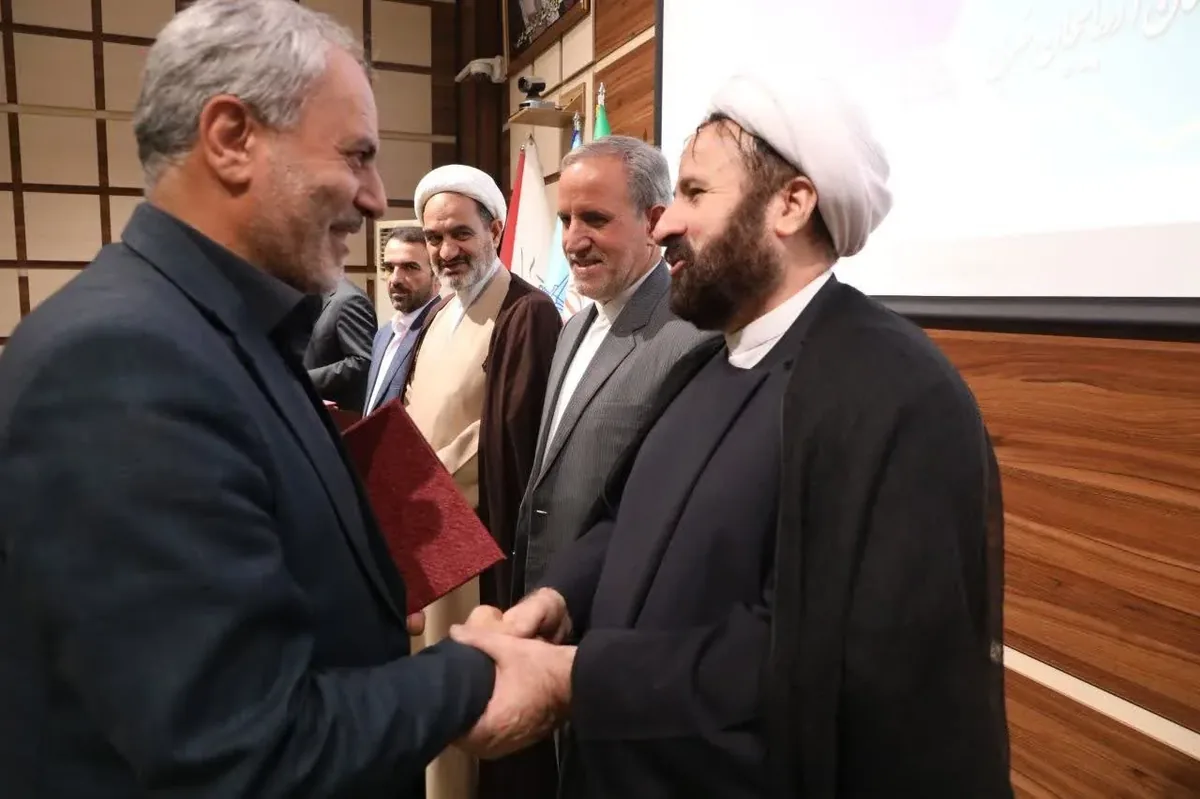 آیین تجلیل از قضات و کارکنان نمونه دادگستری استان آذربایجان غربی با حضور معاون قضایی قوه قضاییه برگزار شد