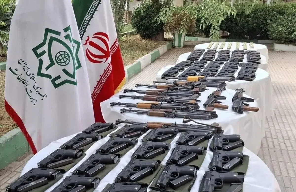 وزارت اطلاعات: ۲ عضو تیم قاچاق سلاح جنگی از اقلیم کردستان بازداشت شدند