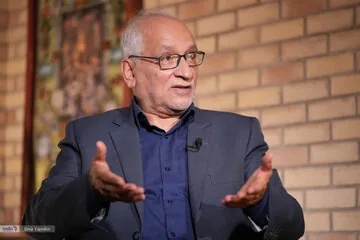 حسین مرعشی: هشدار میدهم که مسئولان برای جلوگیری از جنگ سوم مطلقاً حق هیچ ریسکی ندارند/ هر عقبنشینی تاکتیکی برای حفظ ایران لازم است ، باید انجام شود