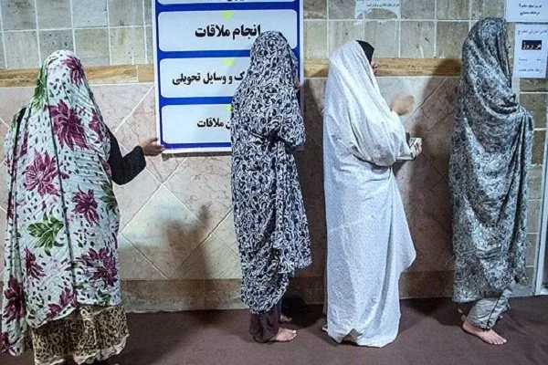 نجات زن سالخورده بیگناه از زندان با کمک خیرین